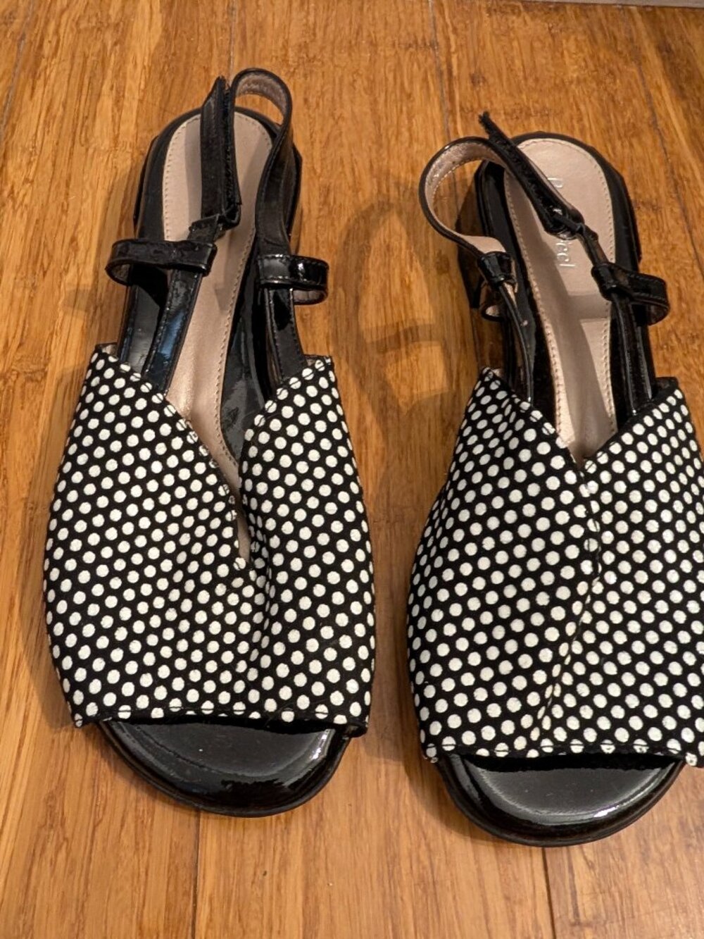 Beautifeel Black and White Dot Flat Sandals, size 37